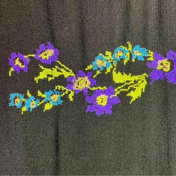 Free People Crocheted Needlepoint graphic Top - Picture 4 of 9